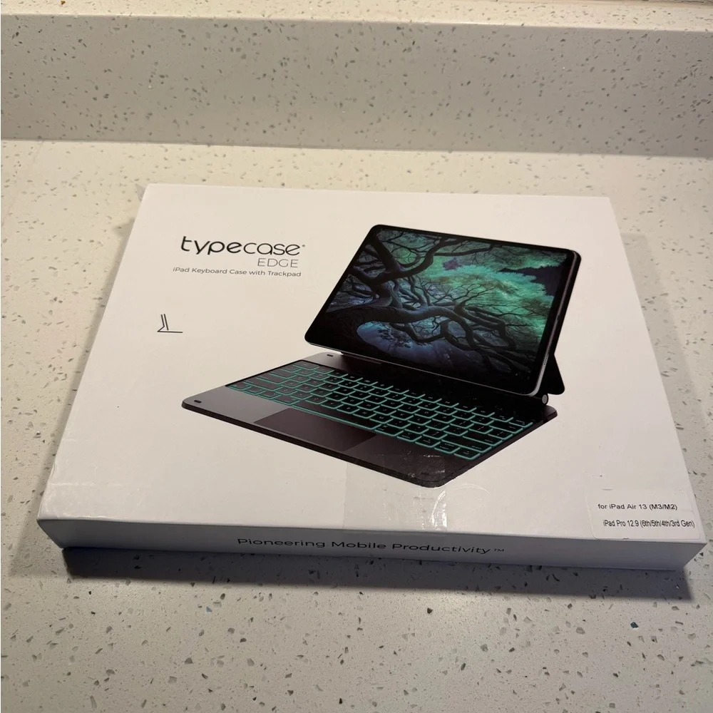 typecase EDGE iPad keyboard case w/ Trackpad - BRAND NEW